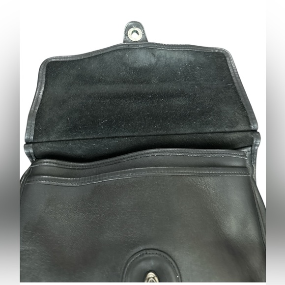 COACH Vintage Willis Black Leather
Nickel Crossbody Bag Satchel
Handbag 9927 - Picture 5 of 13